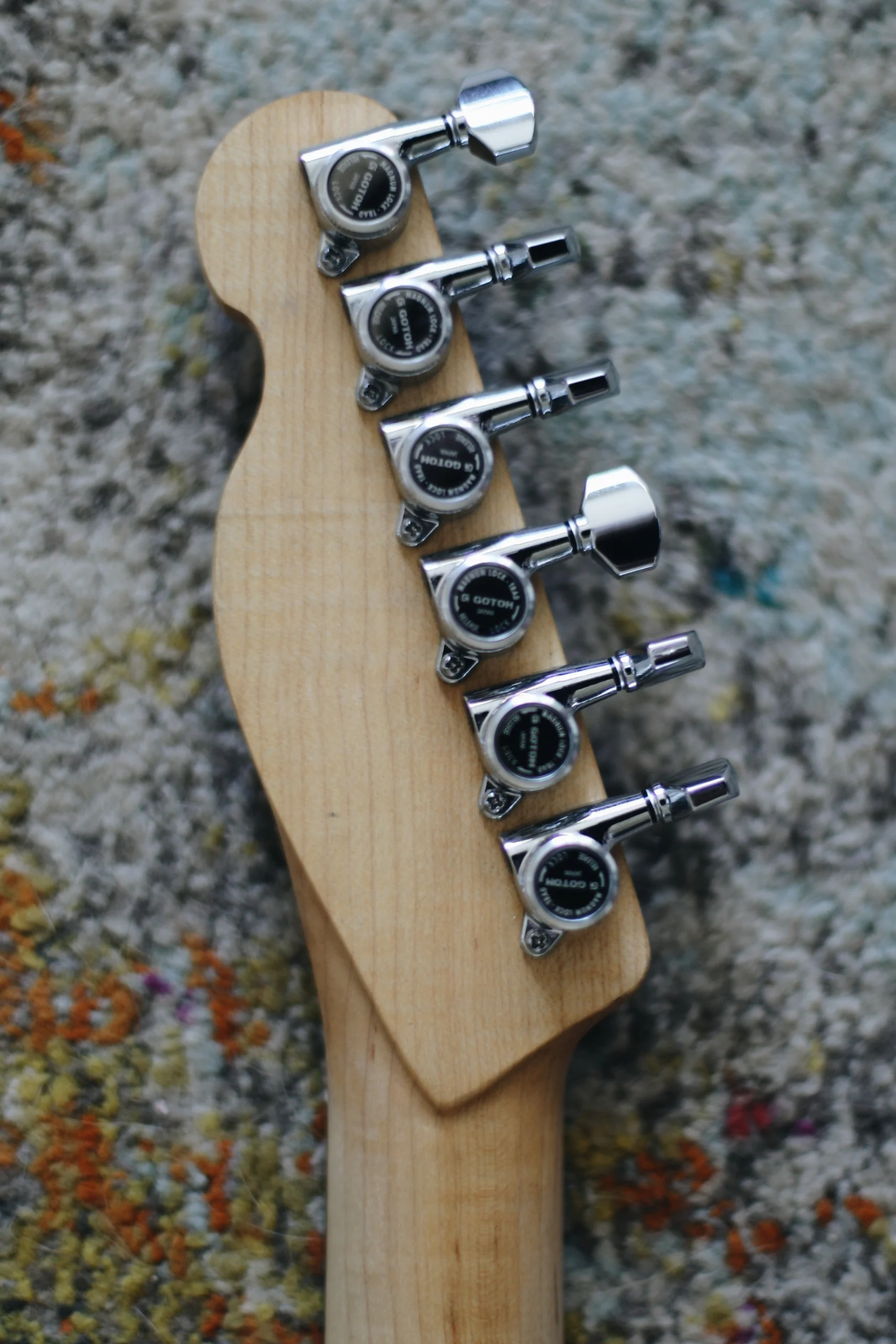 Clarus AS | Tobacco Burst — detail